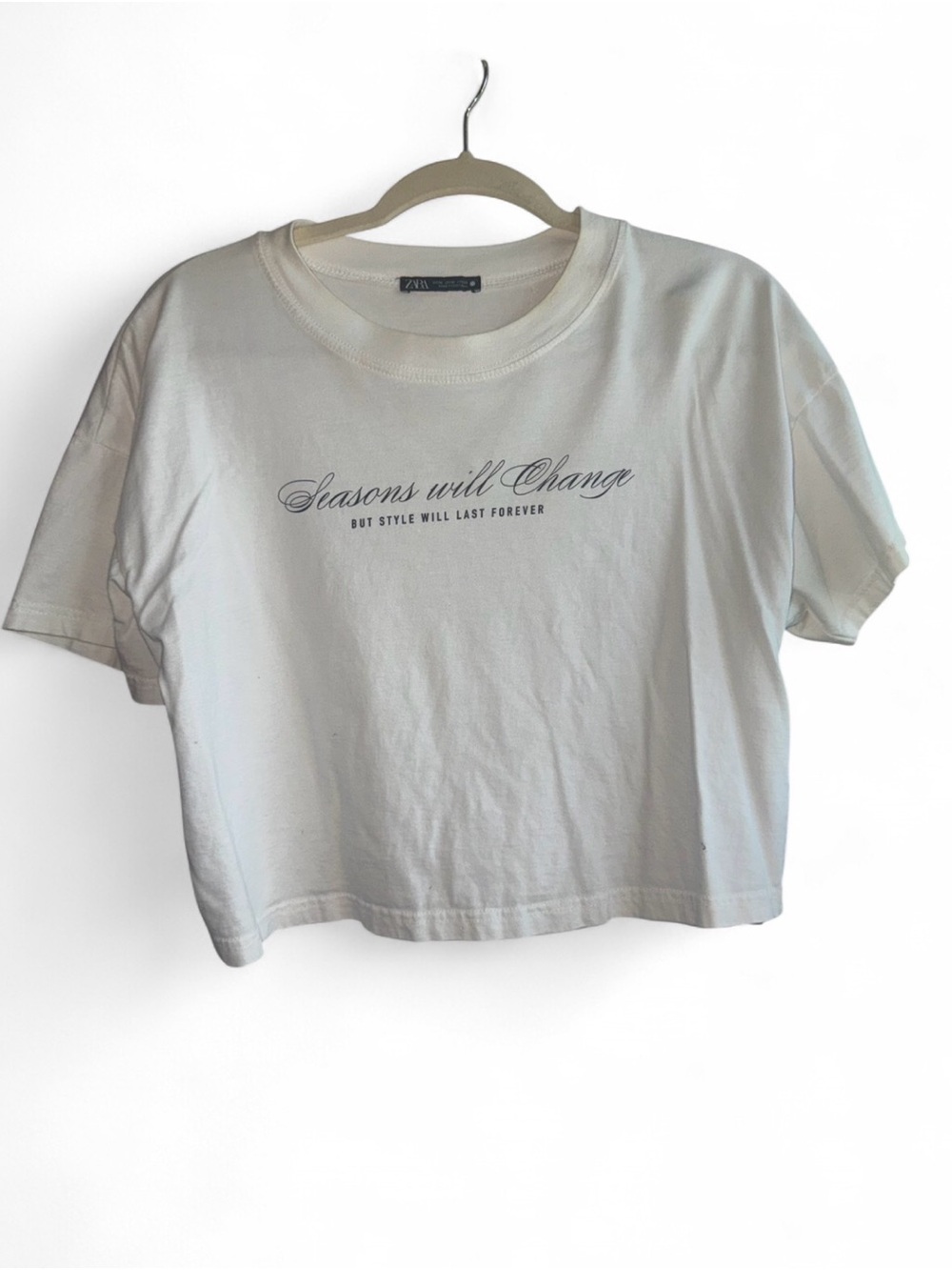 Zara Cropped Graphic Tee with Script Print 🤍